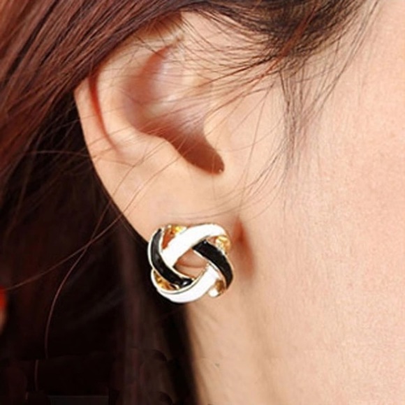 NEW!๐๐BLACK WHITE & GOLDEN! CELTIC!๐๐GEOMETRIC - Picture 2 of 7